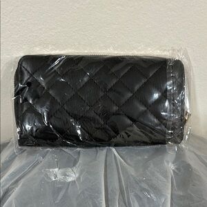Black Quilted Leather Wallet with Glossy Finish